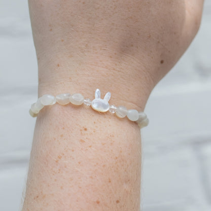 Maansteen armband konijn